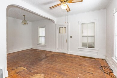 1816 J St SW, Cedar Rapids, IA 52404 - photo 2