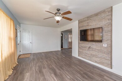 1247 Scott Ave, Waterloo, IA 50701 - photo 3