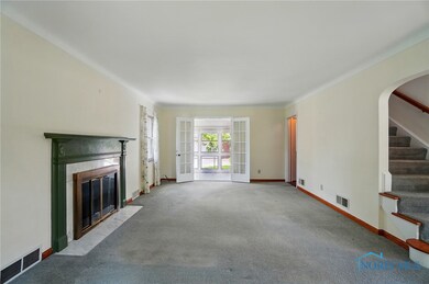 Open to Sun Room