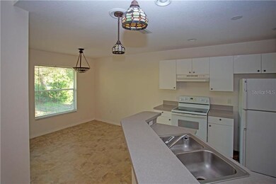 Kitchen eating area