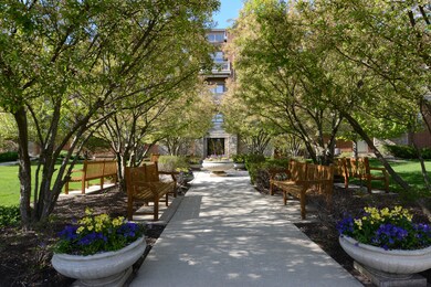 1943 Farnsworth Ln, Northbrook, IL 60062 - photo 5