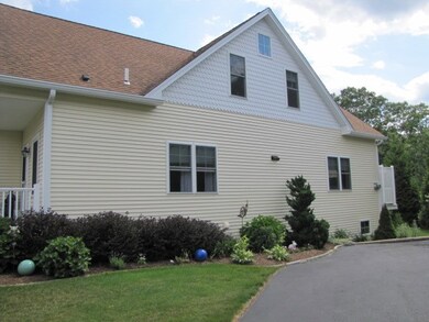171 Southwinds Dr unit 171, South Kingstown, RI 02879 - photo 2