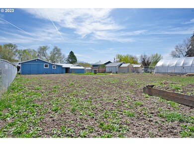 271 Cottonwood St, Mount Vernon, OR 97865 - photo 5