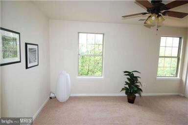 1927 Winslow Ct, Woodbridge, VA 22191 - photo 2