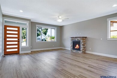 3154 5th St, Hubbard, OR 97032 - photo 4