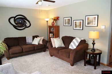 1322 N Jefferson St, New Ulm, MN 56073 - photo 3