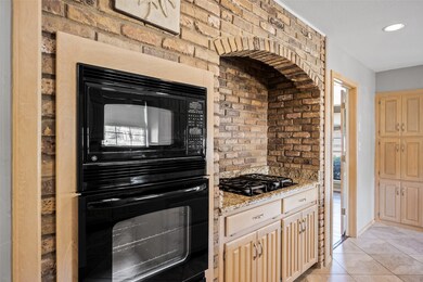 1104 Hidden Oaks Dr, Bedford, TX 76022 - photo 7