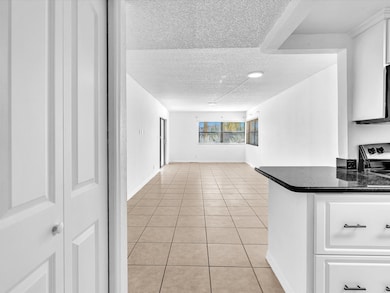 220 Lakeview Dr unit 210, Weston, FL 33326 - photo 3