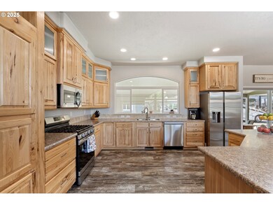 308 Davaly Ave NE, Boardman, OR 97818 - photo 5