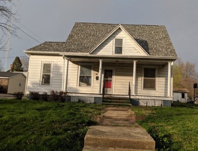 321 E Beardstown St, Virginia, IL 62691 - photo 2