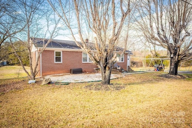 1750 Melrose Dr, Shelby, NC 28152 - photo 2