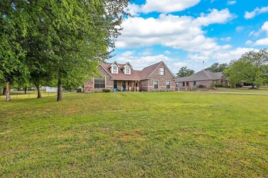 109 Plantation Oaks Ct, Springtown, TX 76082 - photo 3