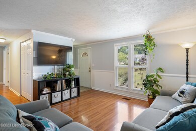 6904 John Paul Ln, Louisville, KY 40229 - photo 5