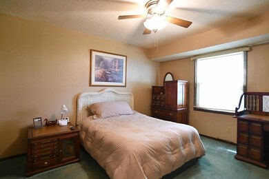 4812 N Sturdevant St, Davenport, IA 52806 - photo 7