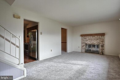 209 E Hemlock St, Palmyra, PA 17078 - photo 4