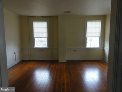 207 S Main St, Edinburg, VA 22824 - photo 5