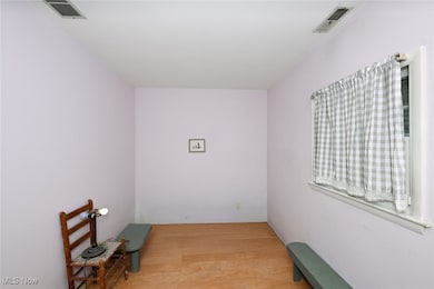 638 Cedar St, Medina, OH 44256 - photo 7