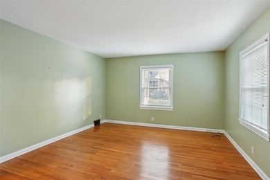 1347 44th St, Des Moines, IA 50311 - photo 5