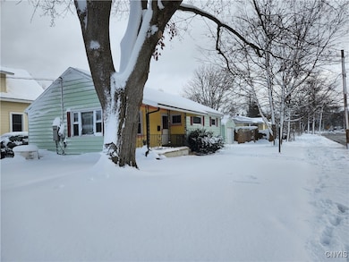 516 Cleveland Ave, Oneida, NY 13421 - photo 2