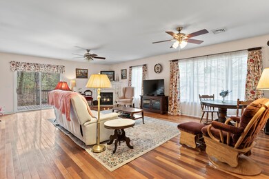 4 Kavanaugh Rd_127