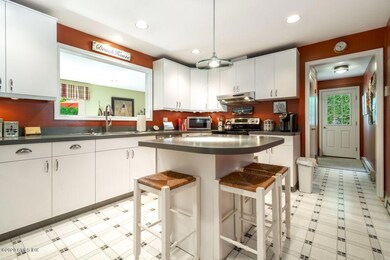 39 Kenilworth Dr W, Stamford, CT 06902 - photo 6