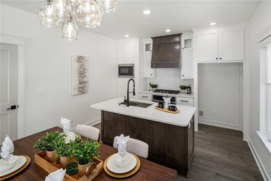 114 NW Oz Village Dr, Bentonville, AR 72712 - photo 4