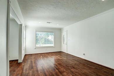 1601 Hewitt Dr, Houston, TX 77018 - photo 3