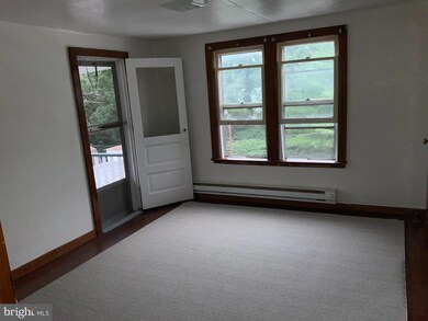 521 E Broad St, Tamaqua, PA 18252 - photo 3