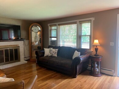 6 Buttercup Ln, Medway, MA 02053 - photo 4