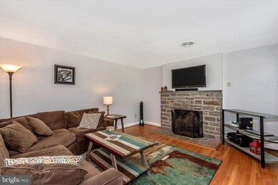 6522 Sunset Dr, Sykesville, MD 21784 - photo 4