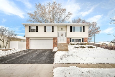 700 Evergreen Ct, Romeoville, IL 60446 - photo 2