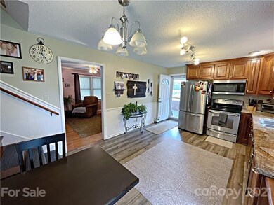 5097 Clearview Ct, Conover, NC 28613 - photo 4