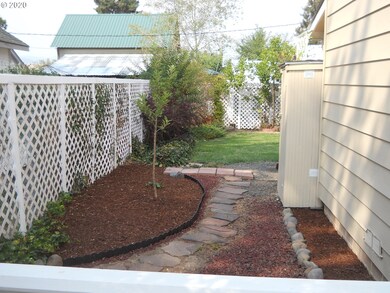 758 Railroad Ave, Prairie City, OR 97869 - photo 4