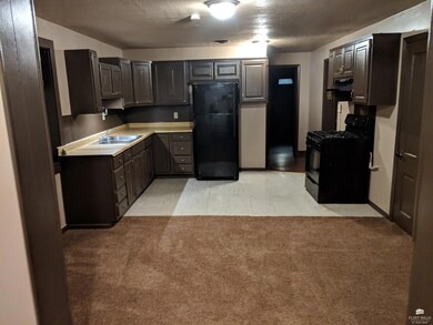 221 E 15th St, Junction City, KS 66441 - photo 4