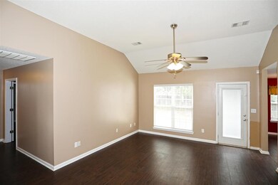 196 Tyson Glen Dr, Warner Robins, GA 31088 - photo 3