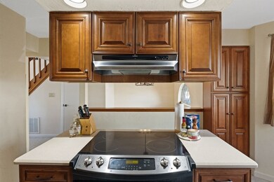 125 Tall Oaks Dr unit D, South Weymouth, MA 02190 - photo 6