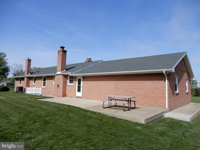 12205 Cloverly Farm Ln, Smithsburg, MD 21783 - photo 2