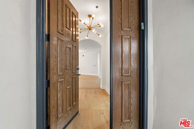 850 N Croft Ave unit 303, West Hollywood, CA 90069 - photo 7