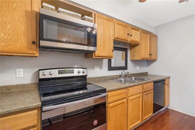 6 Village Ct, West Warwick, RI 02893 - photo 2