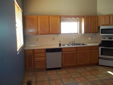 303 1st St SE, Mandan, ND 58554 - photo 2