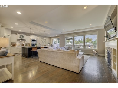 211 E 16th St, Lafayette, OR 97127 - photo 4