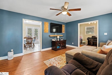 715 Shands St, Clinton, SC 29325 - photo 4