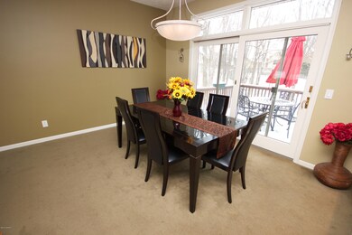 6 Dining to Deck