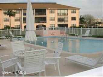 Royal Colonial - Pool & Building