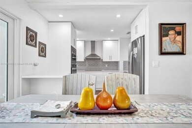 3614 E Forge Rd unit 18, Davie, FL 33328 - photo 6