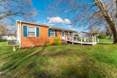 1516 Rogers Cir, Manchester, TN 37355 - photo 2