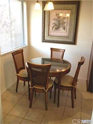 Eating area in the kitchen.