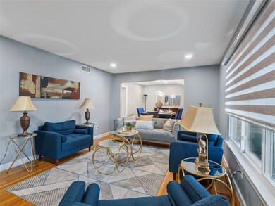 4119 Mischire Dr, Houston, TX 77025 - photo 4