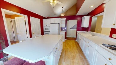 335 Blair Cir unit 4-B, Aurora, OH 44202 - photo 6