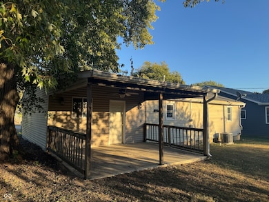 6316 Vigo Dr, Clayton, IN 46118 - photo 2